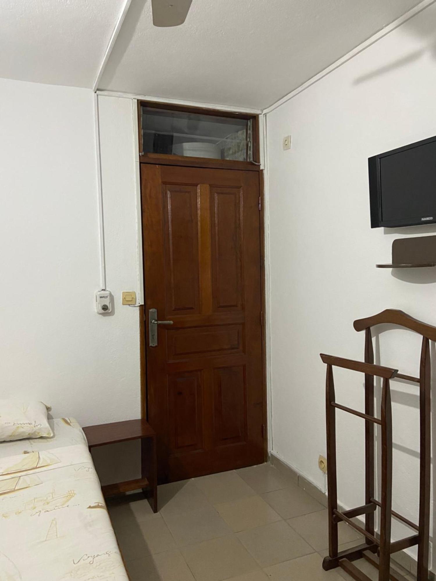 Villa Cb Abidjan Zimmer foto